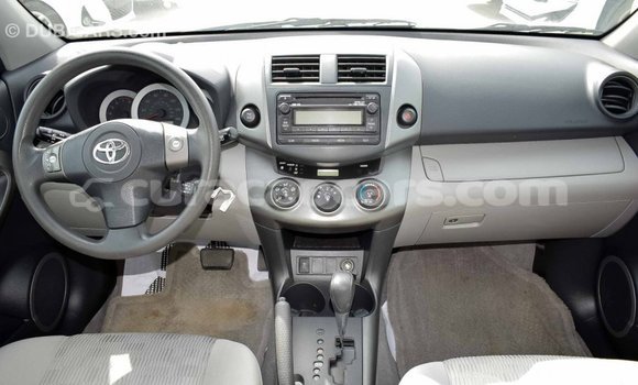 Buy Import Toyota HiAce White Truck in Import - Dubai in Curacao Buy Import Toyota HiAce White Truck in Import - Dubai in Curacao