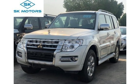 Buy Import Mitsubishi Pajero Black Car in Import - Dubai in Curacao