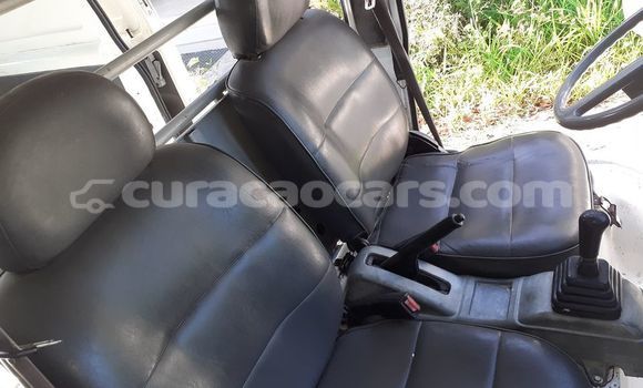 Buy Used Maruti Omni White Car in Barber in Curacao Buy Used Maruti Omni White Car in Barber in Curacao