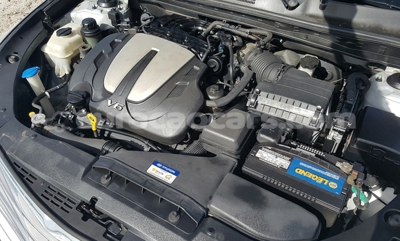 Buy Used Hyundai Azera Silver Car in Willemstad in Curacao Buy Used Hyundai Azera Silver Car in Willemstad in Curacao