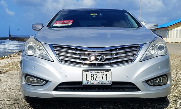Buy Used Hyundai Azera Silver Car in Willemstad in Curacao Buy Used Hyundai Azera Silver Car in Willemstad in Curacao