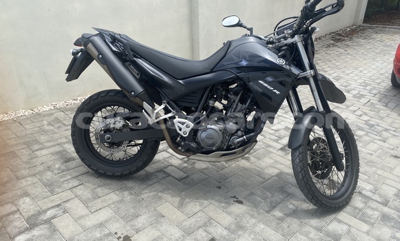 Buy Used Yamaha XT Black Bike in Willemstad in Curacao Buy Used Yamaha XT Black Bike in Willemstad in Curacao