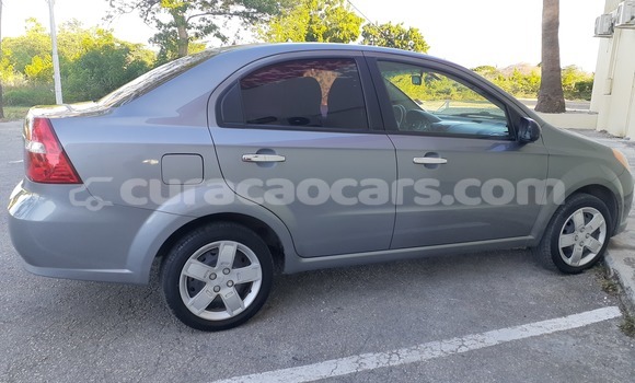Buy Used Chevlolet Spin Silver Car in Willemstad in Curacao