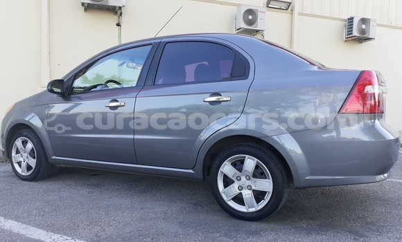 Buy Used Chevlolet Spin Silver Car in Willemstad in Curacao Buy Used Chevlolet Spin Silver Car in Willemstad in Curacao