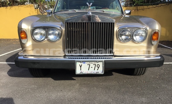 Buy Used Rolls-Royce Silver Wraith Beige Car in Willemstad in Curacao Buy Used Rolls-Royce Silver Wraith Beige Car in Willemstad in Curacao