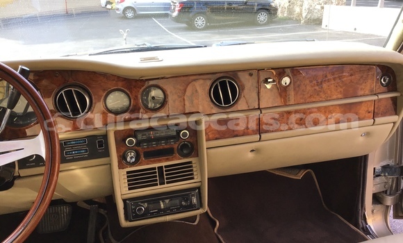 Buy Used Rolls-Royce Silver Wraith Beige Car in Willemstad in Curacao Buy Used Rolls-Royce Silver Wraith Beige Car in Willemstad in Curacao