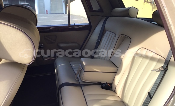 Buy Used Rolls-Royce Silver Wraith Beige Car in Willemstad in Curacao Buy Used Rolls-Royce Silver Wraith Beige Car in Willemstad in Curacao