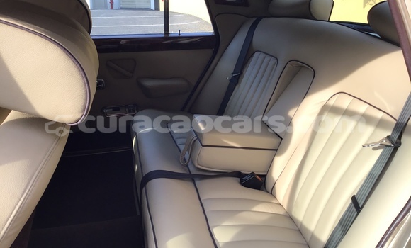 Buy Used Rolls-Royce Silver Wraith Beige Car in Willemstad in Curacao Buy Used Rolls-Royce Silver Wraith Beige Car in Willemstad in Curacao