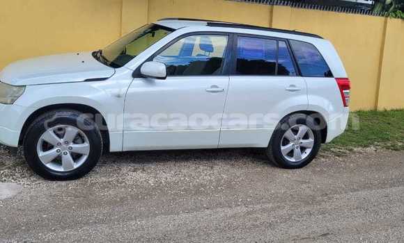 Buy Used Suzuki Vitara White Car in Willemstad in Curacao Buy Used Suzuki Vitara White Car in Willemstad in Curacao