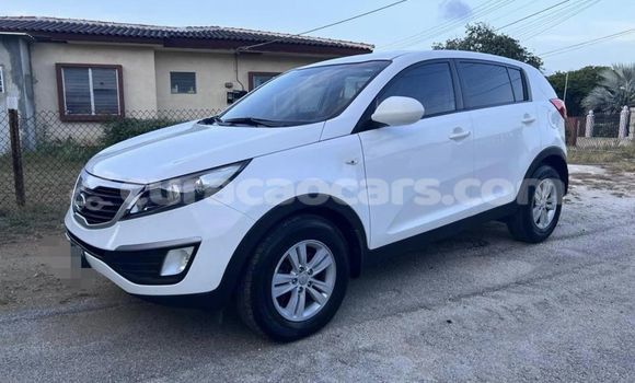 Buy Used Kia Sportage White Car in Lagún in Curacao Buy Used Kia Sportage White Car in Lagún in Curacao