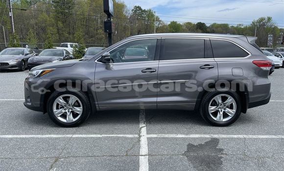 Buy Used Toyota Highlander Other Car in Barber in Curacao