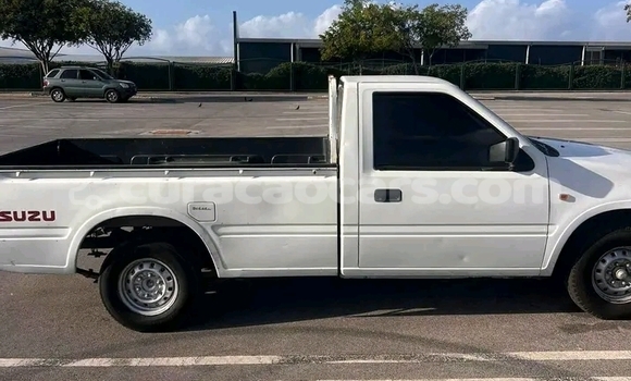 Buy Used Isuzu Trooper White Car in Lagún in Curacao Buy Used Isuzu Trooper White Car in Lagún in Curacao