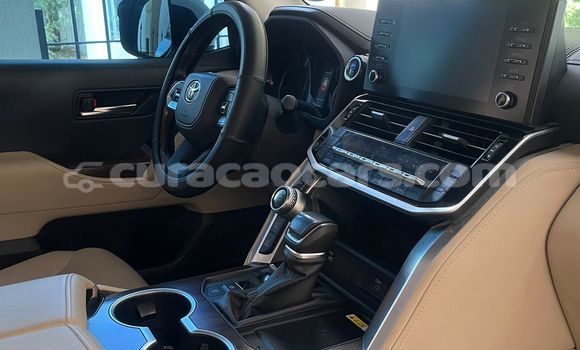 Buy Used Toyota Land Cruiser White Car in Willemstad in Curacao Buy Used Toyota Land Cruiser White Car in Willemstad in Curacao