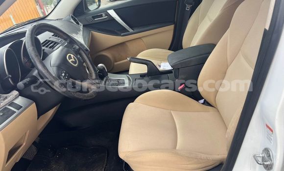 Buy Used Mazda 3 White Car in Lagún in Curacao Buy Used Mazda 3 White Car in Lagún in Curacao