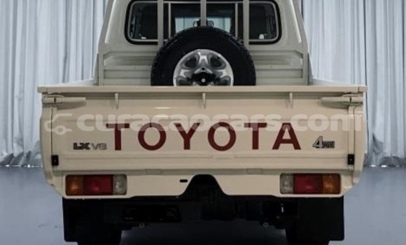 Buy Used Toyota Land Cruiser White Car in Dorp Sint Willebrordus in Curacao Buy Used Toyota Land Cruiser White Car in Dorp Sint Willebrordus in Curacao
