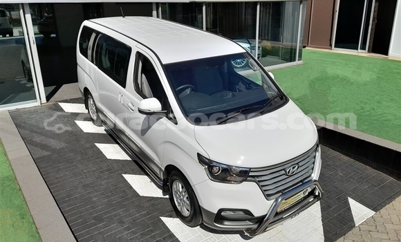 Buy Used Hyundai H200 White Car in Willemstad in Curacao Buy Used Hyundai H200 White Car in Willemstad in Curacao