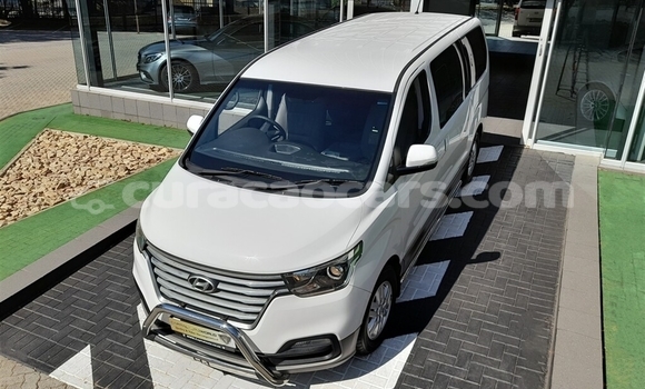 Buy Used Hyundai H200 White Car in Willemstad in Curacao Buy Used Hyundai H200 White Car in Willemstad in Curacao