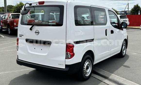 Buy Used Nissan NP 300 White Car in Willemstad in Curacao Buy Used Nissan NP 300 White Car in Willemstad in Curacao