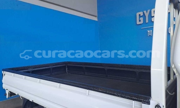 Buy Used Kia K7 White Car in Willemstad in Curacao Buy Used Kia K7 White Car in Willemstad in Curacao