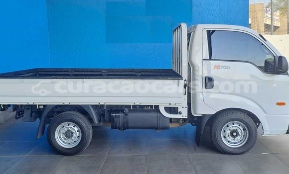 Buy Used Kia K7 White Car in Willemstad in Curacao Buy Used Kia K7 White Car in Willemstad in Curacao