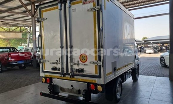 Buy Used Kia K7 White Car in Willemstad in Curacao Buy Used Kia K7 White Car in Willemstad in Curacao