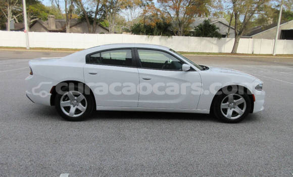 Buy Used Dodge Charger White Car in Willemstad in Curacao Buy Used Dodge Charger White Car in Willemstad in Curacao