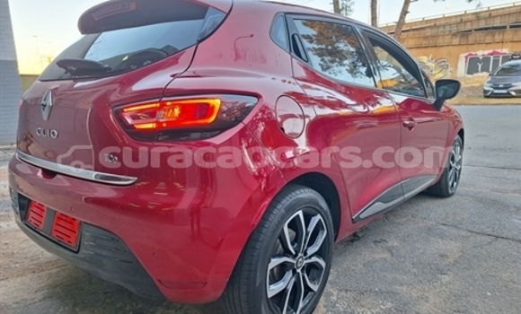 Buy Used Renault Clio Red Car in Willemstad in Curacao Buy Used Renault Clio Red Car in Willemstad in Curacao