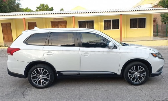 Buy Used Mitsubishi Outlander White Car in Lagún in Curacao Buy Used Mitsubishi Outlander White Car in Lagún in Curacao
