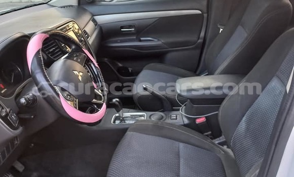 Buy Used Mitsubishi Outlander White Car in Lagún in Curacao Buy Used Mitsubishi Outlander White Car in Lagún in Curacao