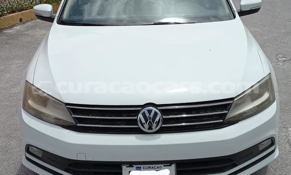 Buy Used Volkswagen Jetta White Car in Lagún in Curacao