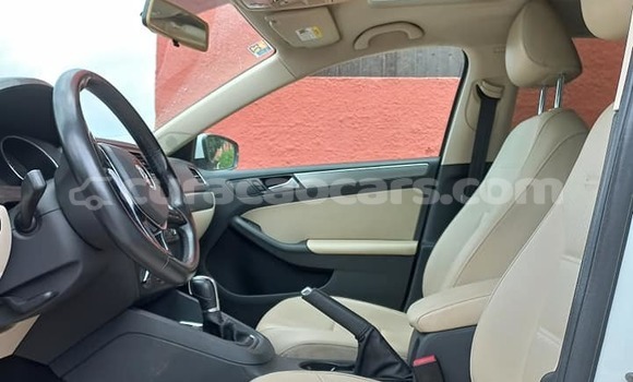 Buy Used Volkswagen Jetta White Car in Lagún in Curacao Buy Used Volkswagen Jetta White Car in Lagún in Curacao