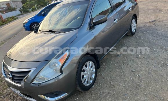 Buy Used Nissan Versa White Car in Import - Dubai in Curacao