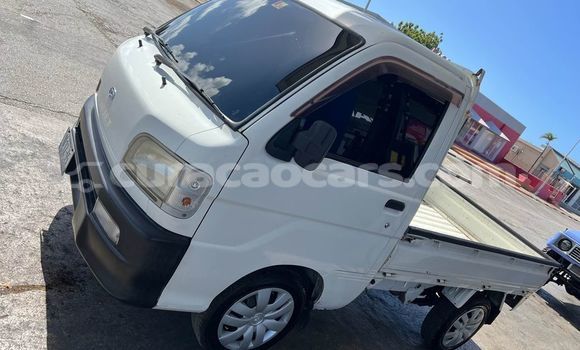 Buy Used Daihatsu Hijet White Car in Lagún in Curacao