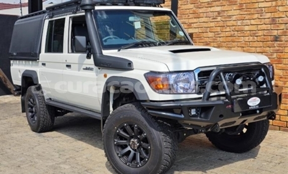 Buy Used Toyota Land Cruiser White Car in Willemstad in Curacao Buy Used Toyota Land Cruiser White Car in Willemstad in Curacao