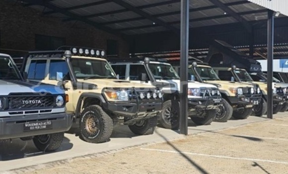 Buy Used Toyota Land Cruiser White Car in Willemstad in Curacao Buy Used Toyota Land Cruiser White Car in Willemstad in Curacao