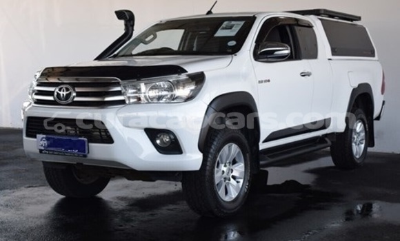 Buy Used Toyota Hilux White Car in Willemstad in Curacao Buy Used Toyota Hilux White Car in Willemstad in Curacao