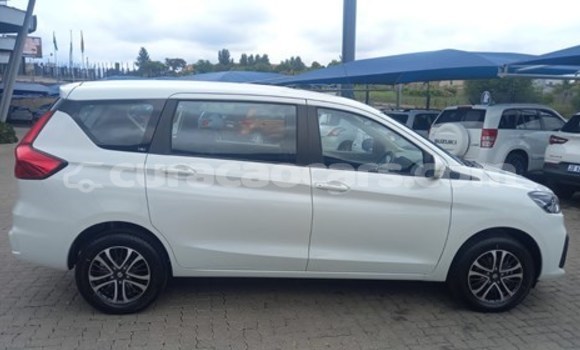 Buy Used Suzuki Ertiga White Car in Willemstad in Curacao Buy Used Suzuki Ertiga White Car in Willemstad in Curacao