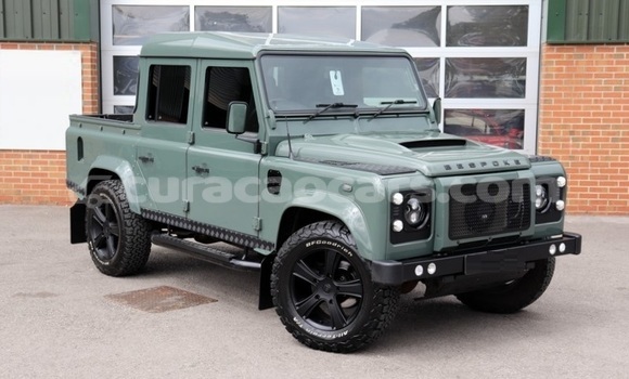 Buy Used Land Rover Defender Green Car in Willemstad in Curacao Buy Used Land Rover Defender Green Car in Willemstad in Curacao