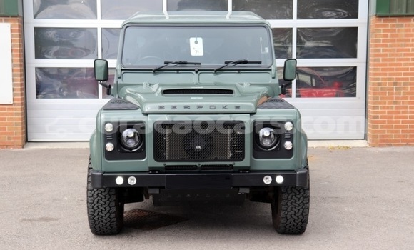 Buy Used Land Rover Defender Green Car in Willemstad in Curacao Buy Used Land Rover Defender Green Car in Willemstad in Curacao
