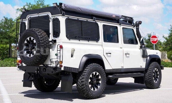 Buy Used Land Rover Defender White Car in Willemstad in Curacao Buy Used Land Rover Defender White Car in Willemstad in Curacao