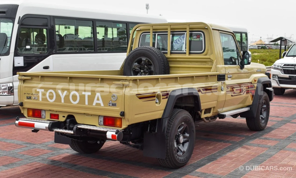 Buy New Toyota Land Cruiser Brown Car in Willemstad in Curacao Buy New Toyota Land Cruiser Brown Car in Willemstad in Curacao