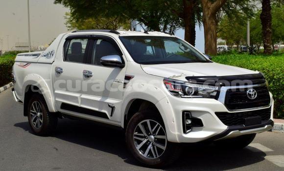 Buy Used Toyota Hilux White Car in Sint Michiel Liber in Curacao