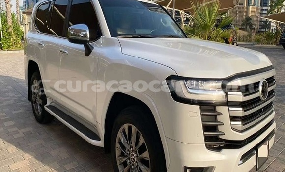 Buy Used Toyota Land Cruiser White Car in Dorp Sint Willebrordus in Curacao Buy Used Toyota Land Cruiser White Car in Dorp Sint Willebrordus in Curacao