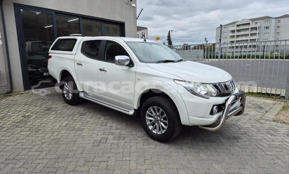 Buy Used Mitsubishi L200 White Car in Willemstad in Curacao Buy Used Mitsubishi L200 White Car in Willemstad in Curacao