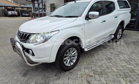 Buy Used Mitsubishi L200 White Car in Willemstad in Curacao Buy Used Mitsubishi L200 White Car in Willemstad in Curacao