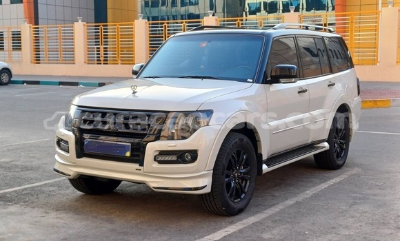 Buy Used Mitsubishi Pajero White Car in Willemstad in Curacao Buy Used Mitsubishi Pajero White Car in Willemstad in Curacao