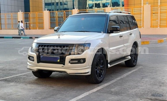 Buy Used Mitsubishi Pajero White Car in Willemstad in Curacao Buy Used Mitsubishi Pajero White Car in Willemstad in Curacao