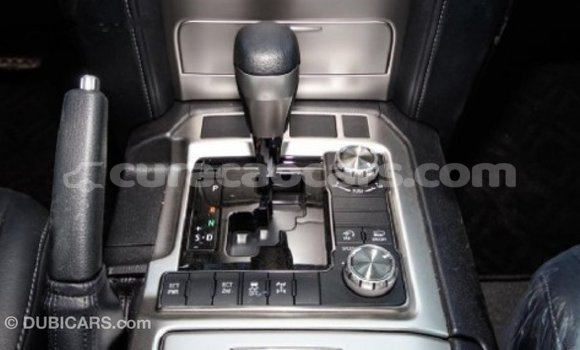 Buy Import Toyota Land Cruiser White Car in Import - Dubai in Curacao Buy Import Toyota Land Cruiser White Car in Import - Dubai in Curacao