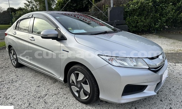 Buy Used Honda Grace Silver Car in Willemstad in Curacao Buy Used Honda Grace Silver Car in Willemstad in Curacao