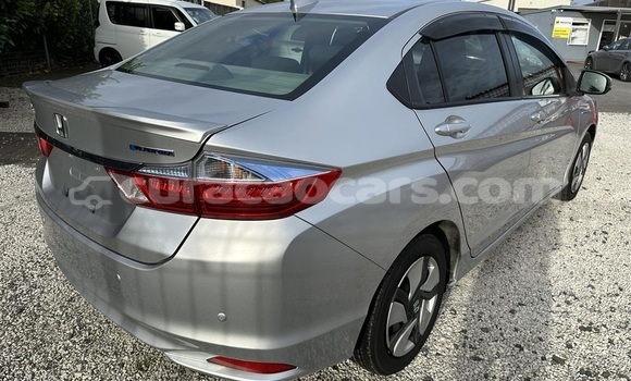 Buy Used Honda Grace Silver Car in Willemstad in Curacao Buy Used Honda Grace Silver Car in Willemstad in Curacao